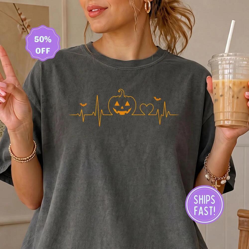 S Halloween Heartbeat Shirt - Pumpkin And Bat Graphic Tee For Nurses